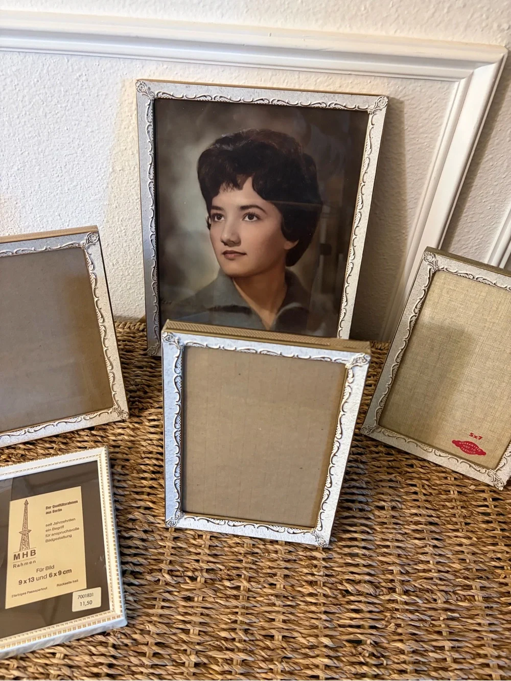 Vintage White and Gold 1980’s Metal Picture Frames Glass Fronts Lot of 5